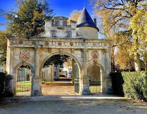 Tour Hélène Surgères Charente-Maritime